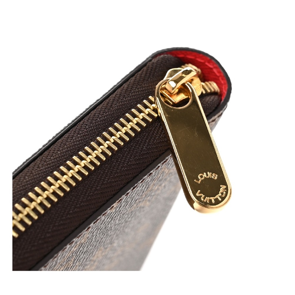 Louis Vuitton 2021 Christmas Animation London Zippy wallet. - Picture 6 of 15
